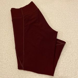Old navy elevate sculpt leggings in maroon